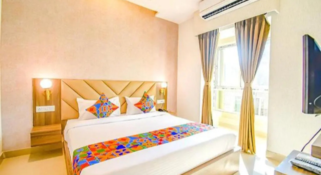 Номер Deluxe FabHotel Lake View Topsia