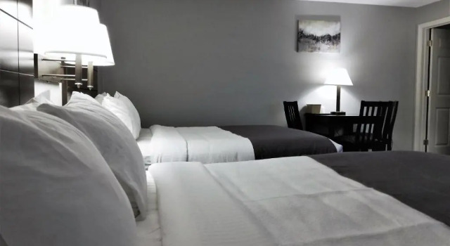 Четырёхместный номер Deluxe Mt. Madison Inn & Suites