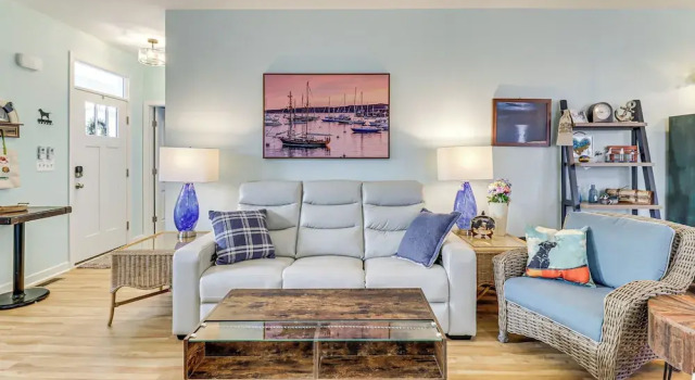 Walk to Bay: Home w/ Fenced Yard in Colonial Beach, Buchen Sie Ferienhaus Colonial Beach Virginia