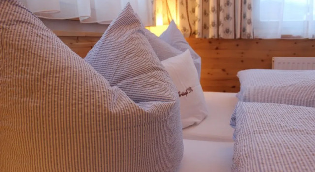 Ahnenhöfl, Book Apartment Hotels in Vorarlberg with Parking, Parking