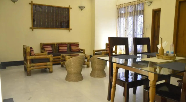 River Breeze Home, Boek Hotel Guwahati Assam, in de buurt van Umananda Temple