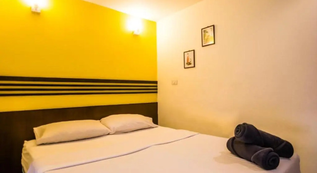 Номер Deluxe 18 Coins Budget Hotel