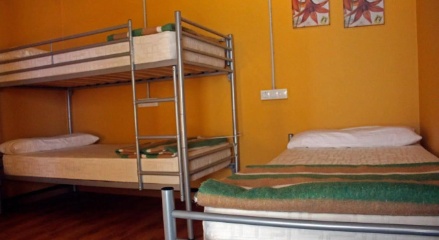 Albergue San Lázaro, Забронировать Хостел Саррия Lugo Province, рядом с Церковь Сантьяго-де-Барбадело
