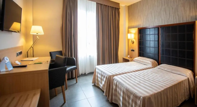 Hotel Salvevir, Book Hotel Hotels in Aragon with Parking, Parking