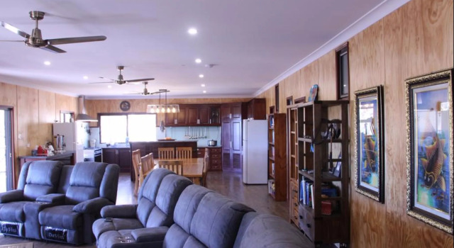 Tweeters Country Getaway, Book Hotel Crows Nest Queensland