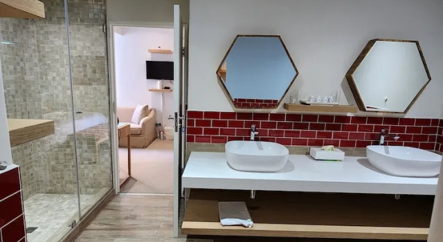 Люкс Luxury Boulders Blue Bed and Breakfast