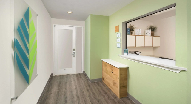 WoodSpring Suites Greenville Simpsonville, Забронировать Отель Симпсонвилл Южная Каролина