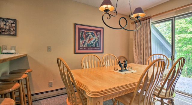 Killington Condo w/ Spa ~ 3 Miles to Ski Resort!