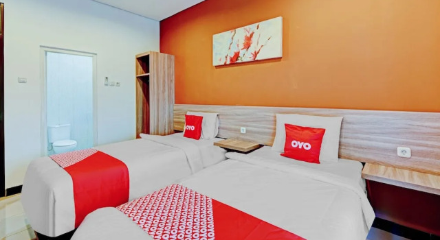 Deluxe Twin room Super OYO Capital O 90497 Navaya Guest House