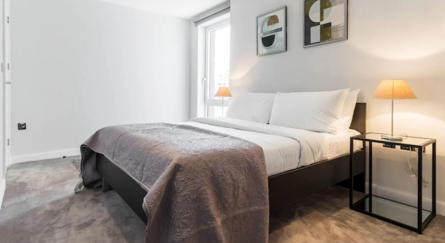 Stylish, Modern 2 Bed Apartment in Islington, Забронировать Апартаменты/квартира Ислингтон Лондон, рядом с Железнодорожная станция Олд-Стрит