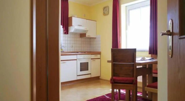 Четырёхместный номер Standard с балконом Hotel Gasthof Sporrer