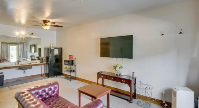 Lava Hot Springs Studio w/ Views, Walk to River, Забронировать Апартаменты/квартира Апартаменты Лава-Хот-Спрингса, рядом с The South Bannock County Historical Center Museum, Апартаменты/квартира