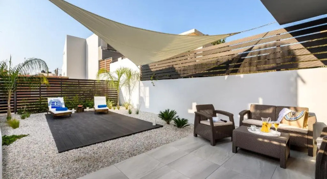 Апартаменты Цокольный этаж Solar Apartments by Amara Living