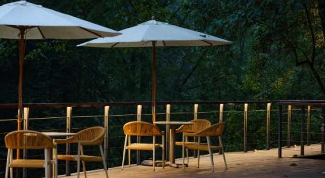 Qingcheng Mountain Just on the Stream · Mountain Stream Bamboo Forest Private Soup B&B, Boek Bed and Breakfast Hotels in Chengdu met parkeren, Parkeren