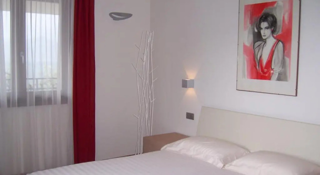 Ai Ronchi B&B, Buchen Sie Bed & Breakfast Hotels in Iseosee mit Pool, Schwimmbad