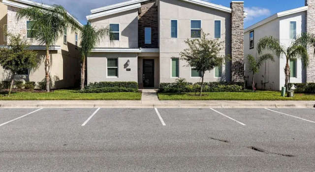 Luxury 9BR Villa Poolside Bliss n Pool Table Fun