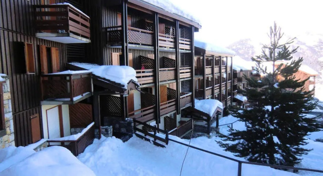 Apartment With 2 Bedrooms in La Plagne, With Wonderful Mountain View and Furnished Terrace, Prenota Appartamento Hotel a Rodano-Alpi con parcheggio, Parcheggio