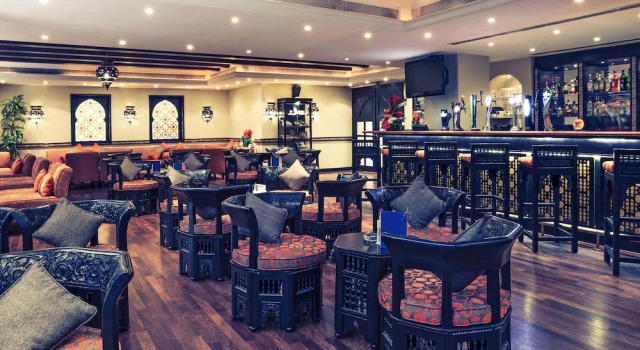 Mercure Grand Hotel Seef, Đặt Khách sạn Khách sạn ở Al Seef có hồ bơi, Hồ bơi