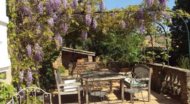 Le Vieux Château, Rezervovat Mini-hotel Leynes Burgundsko