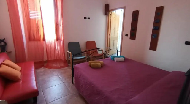 Standard Doppel Zimmer mit Balkon Orgosolo B&B