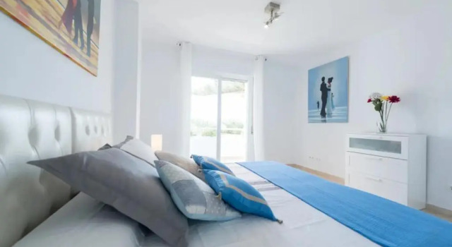 Charming 2 Bedroom Trocadero Arena area