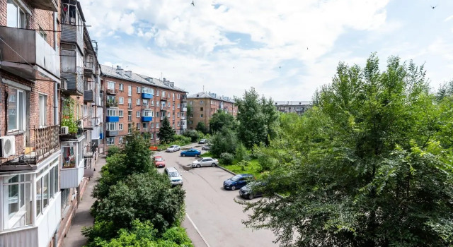 Room Hotel (Рум Отель) на улице Кутузова, Забронировать Апартаменты/квартира Отели Новокузнецка с парковкой, Парковка