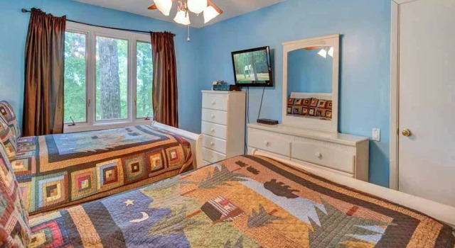 NeverEnding View 3 Bedroom Home with Hot Tub