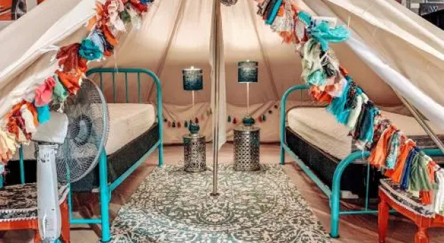 Lone Star Glamp Inn, Réserver Hôtel Round Top Texas