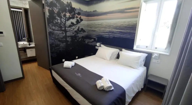 Двухместный номер Deluxe с балконом Flag Design Hotel