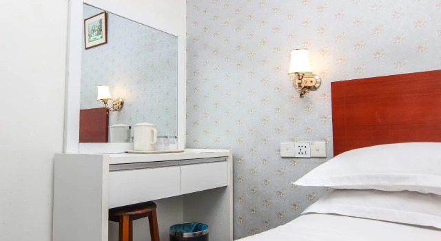 Hotel Zamburger Taman Universiti, Rezervasyon Otel Senai Johore