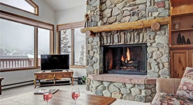 2542 Boreas Pass Private Home with Hot Tub, Rezerwuj Dom wakacyjny Hotele w Vail Ski z parkingiem, Parking