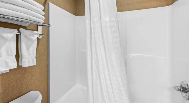 Четырёхместный номер Standard Comfort Inn Traverse City