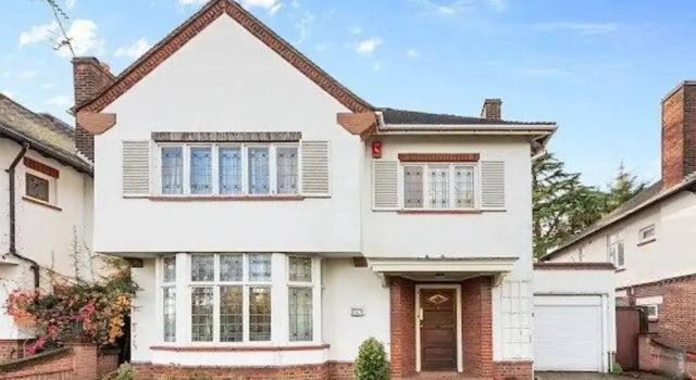 Spacious Home With Private Parking