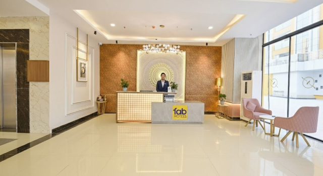 FabHotel Prime Spectrum Metro - With Pool | 5 mins Walk from Sector 75 Metro, Забронировать Отель Нойда штат Уттар-Прадеш