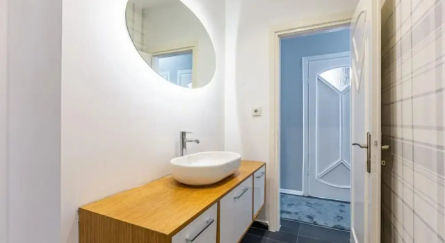 Spacious Apartment on Bagdat Street Kadikoy, Varaa Huoneisto Hotellit Marmara-alue pysäköinnillä, Pysäköinti