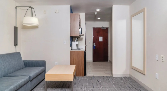 Люкс Holiday Inn Express Hotel & Suites San Diego Otay Mesa by IHG