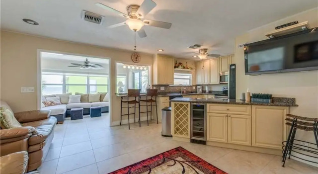 Gulf Beauty, 2 Bedrooms, Gulf Side Cottage, Sleeps 4