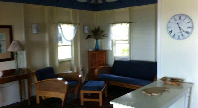 Коттедж с балконом и с видом на океан Galley Bay Cottages
