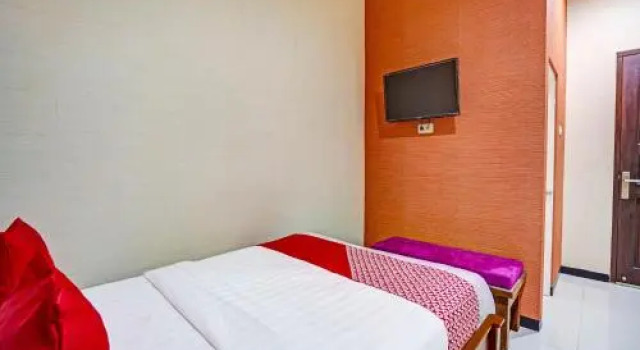 RedDoorz Near Universitas Wijaya Kusuma Surabaya 2