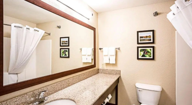 Двухместный люкс c 1 комнатой Comfort Inn & Suites Independence