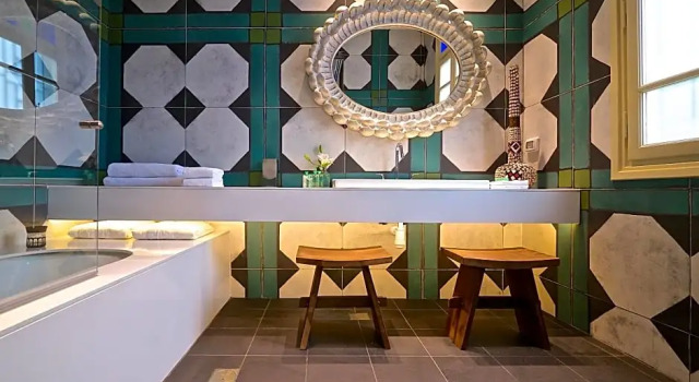 Полулюкс The Alma Hotel and Lounge 