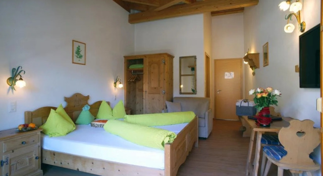 Hotel Crusch Alba, Book Hotel Santa Maria Val Muestair Val Mustair