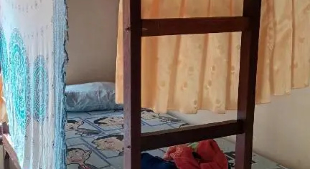 Кровать в общем номере Family Hostel Lovina