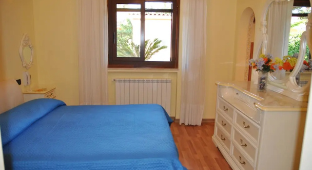 Holiday House for 6 Persons Near the Beach, Забронировать Вилла Виллы Сперлонга, рядом с Часовня Сан-Рокко, Вилла