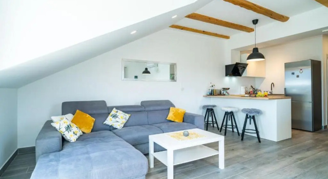 Апартаменты c 1 комнатой с балконом и с видом на море Apartments Amalija