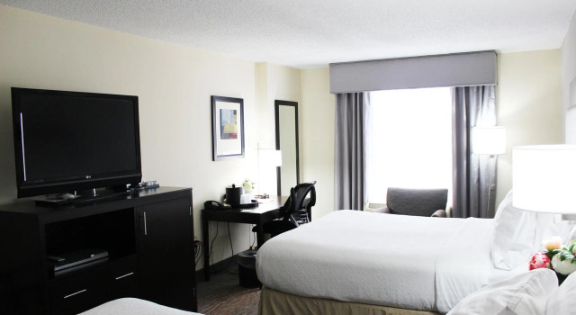 Четырёхместный номер Standard Holiday Inn Atlanta-Northlake by IHG