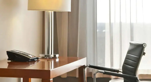 Четырёхместный номер Standard Novotel Toronto Vaughan Centre