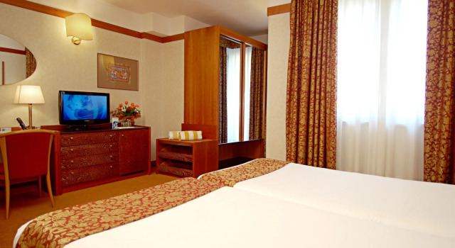 Hotel Du Lac et Bellevue, Забронировать Отель Отели Бардолино 4 звезды, рядом с Wine Museum, 4*