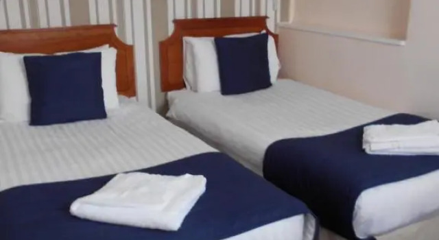 Четырёхместный номер Parkwood Hotel