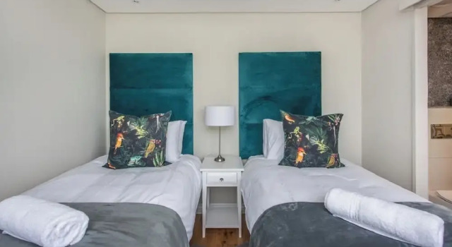 Апартаменты Executive The Docklands 2 Bed Executive Apartment